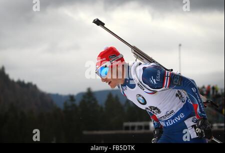 Inzell, Allemagne. 10 janvier, 2016. Ondrej Moravec de la République tchèque en action au cours de la Men's 15 km départ groupé à l'événement de la Coupe du Monde de biathlon à Chiemgau Arena à Ruhpolding, Allemagne, 10 janvier 2016. Photo : Karl Josef OPIM/dpa/Alamy Live News Banque D'Images