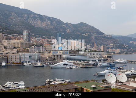 Vue du Port d'Hercule, dans le quartier de La Condamine, Principauté de Monaco. Banque D'Images