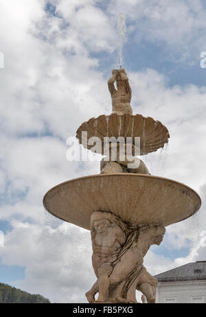 Residenz fragment célèbre fontaine à Salzbourg. L'Autriche. Banque D'Images