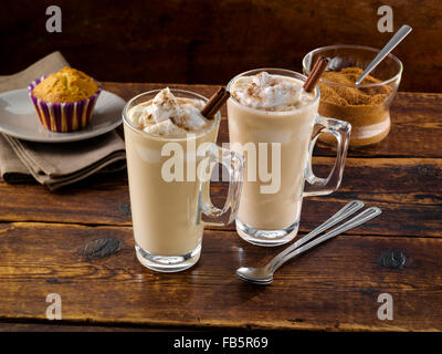 Coconutty chai latte Banque D'Images