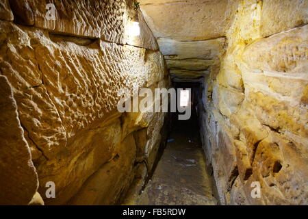 L'Egypte - Edfou, Temple d'Horus, système de mesure du niveau d'eau dans le Nil Banque D'Images