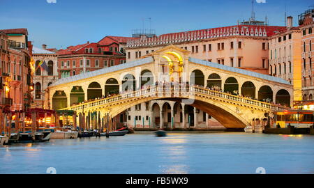 Pont du Rialto au soir, Grande, cityscape Venise, Italie, l'UNESCO Banque D'Images