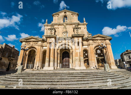 St.Nicolas de Bari église paroissiale, Siggiewi, était déjà une paroisse en 1436. L'église actuelle a été construite entre 1675 et 1693. T Banque D'Images