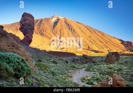 Le Mont Teide et Los Roques de Garcia, le Parc National du Teide, Canaries, Tenerife, Espagne Banque D'Images