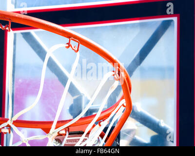 À l'intérieur d'un terrain de basket-ball. Image Gros plan d'un terrain de basket-ball Banque D'Images