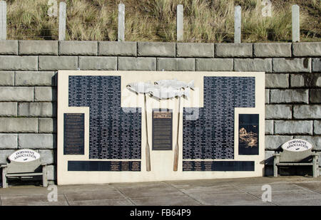 Dorymen's Association mémorial sur la plage près de Pacific City, Oregon Banque D'Images