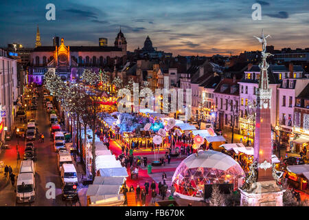 Belgique, Bruxelles Marché de Noël ou d'hiver Merveilles, Marché aux Poissons, le marché aux poissons à côté de l'église St Catherine. Banque D'Images