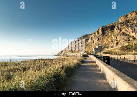 Vue depuis la rive ouest du sentier à la recherche sur le Great Orme à Llandudno North Wales Banque D'Images