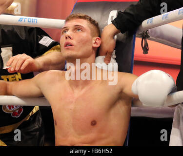 Berlin, Allemagne. Jan 9, 2016. Jan MEISER (Allemagne), .WBO Championnat du Monde Jeunesse, .Jan Meiser (Allemagne) vs Szablocs SZABO (Hongrie), .Berlin, Hôtel Maritim, 9 janvier 2016, l'actuel .WBO championJan Meiser - jusqu'à présent invaincu - défend son titre avec un nul contre l'Szabolcs Hongrois SZABO © Wolfgang Fehrmann/ZUMA/Alamy Fil Live News Banque D'Images