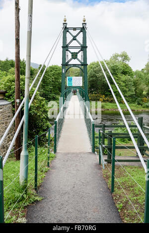 Corde piétonne suspension Bridge River Tummel passerelle de Port-na-route Craig de Rob Roy Way. Pitlochry Scotland UK Banque D'Images