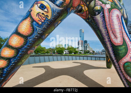 Fait partie de la promenade artistique de Melbourne sur la Yarra River. Banque D'Images