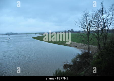 Les niveaux de Don descendre la rivière Banque D'Images