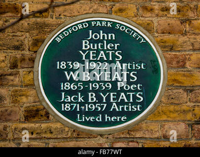 Un livre vert sur la plaque de la maison natale du poète W.B. Yeats a vécu au 8 Route de Blenheim à Bedford Park, Chiswick, Londres, UK Banque D'Images