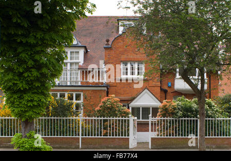 Une maison de style Arts and Crafts à Blenheim Road, Bedford Park, Chiswick, Londres, UK Banque D'Images