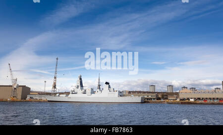 Le HMS Defender (D36) Type 45 ou classe audacieuse de défense aérienne de la Royal Navy Destroyer. Communiqué de modèle : N° des biens : Non. Banque D'Images