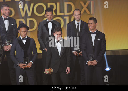 Zurich, Suisse. Jan 11, 2016. Cristiano Ronaldo Lionel Messi NEYMAR Dani ALVES Sergio RAMOS Andres Iniesta nominés Gala du Joueur Mondial de l'année FIFA-Weltfussballer footballeur de l'année 2015, la FIFA Ballon d'or dans la Kongresshaus de Zurich, Suisse au 11 janvier 2016 / 11.01.2016 Coupe du Monde de la Player Party Crédit : Peter Schatz/Alamy Live News Banque D'Images