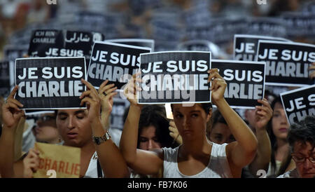 Je suis Charlie est un film documentaire français de 2015 réalisé par Emmanuel Leconte et Daniel Leconte sur le 2015 Île-de-France les attaques. Cette photo est pour un usage éditorial uniquement et est l'auteur de la société film et/ou le photographe attribué par le film ou la société de production et ne peut être reproduite que par des publications dans le cadre de la promotion du film ci-dessus. Un crédit obligatoire pour l'entreprise de film est nécessaire. Le photographe devrait également être portés lorsqu'il est connu. Banque D'Images