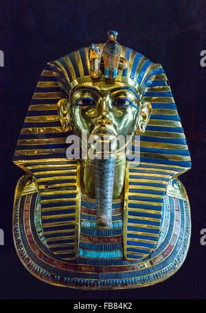 Masque de Toutankhamon à partir de la tombe de Toutankhamon au Musée égyptien, Le Caire, Egypte Banque D'Images