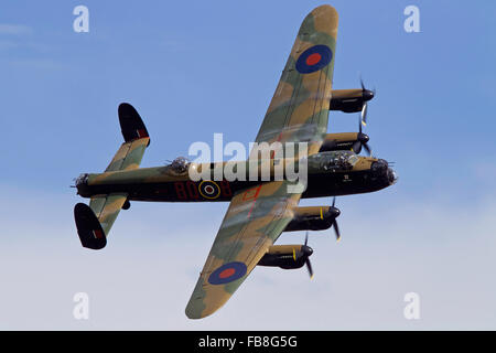 En vol de bombardiers Avro Lancaster Banque D'Images