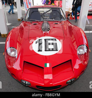 Vue frontale d'un 1962 Scuderia Serenissima Le Mans 24h Ferrari 250 GT SWB Breadvan () sur l'affichage au Regents Street Motor Banque D'Images