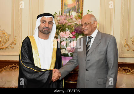 Le Caire, Égypte. 12 Jan, 2016. Professeur de droit égyptien Ali Abdel-Al le nouveau président du Parlement européen se réunit avec l'Egypte Ahmed bin Mohammed Al Jarwan, chef de la Parlement Arabe au Caire, l'Egypte le 12 janvier, 2016 : crédit étranger/APA/Images/fil ZUMA Alamy Live News Banque D'Images