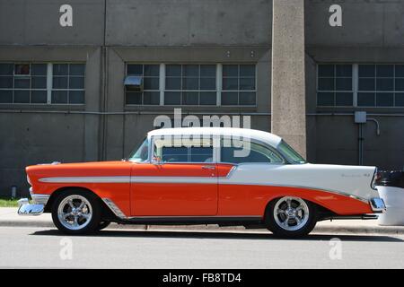 Vue latérale d'un deux tons 1956 Chevrolet Bel Air Banque D'Images