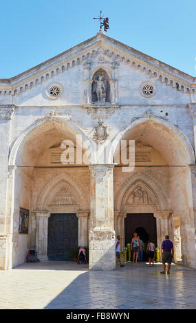 Santaurio di San Michele Monte Sant' Angelo Pouilles Foggia Puglia Italie Europe Banque D'Images