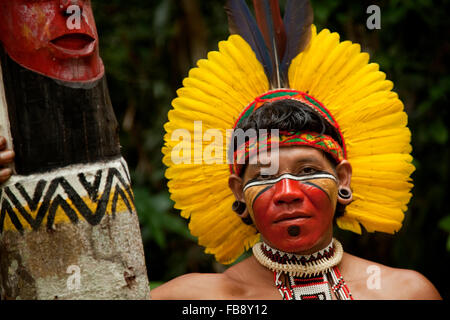 Les Indiens pataxó au Reserva Indigena da Jaqueira près de Porto Seguro, Bahia, Brésil. Banque D'Images