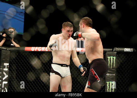 Nicolas Dalby vs Darren jusqu'à attirer la majorité des résultats. L'UFC Fight Night 76 Smolka-Dublin:Holohan vs à 3Arena le samedi 24 O Banque D'Images