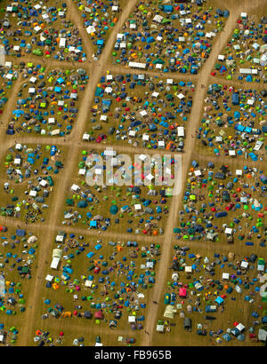 Vue aérienne, les tentes des festivaliers, Ruhrpott Rodeo Festival à l'aéroport Schwarze Heide à la périphérie de Bottrop, camp, Banque D'Images