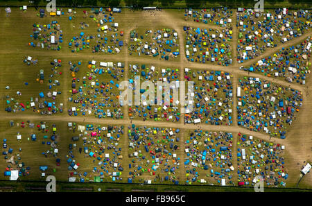 Vue aérienne, les tentes des festivaliers, Ruhrpott Rodeo Festival à l'aéroport Schwarze Heide à la périphérie de Bottrop, camp, Banque D'Images