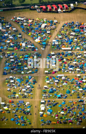 Vue aérienne, les tentes des festivaliers, Ruhrpott Rodeo Festival à l'aéroport Schwarze Heide à la périphérie de Bottrop, camp, Banque D'Images