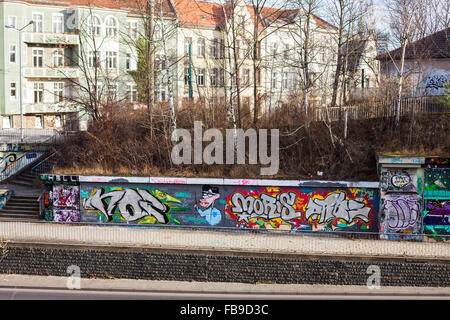 Élaborer des graffitis sur le côté de la Leipziger Str à Francfort (Oder), Allemagne Banque D'Images