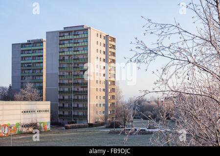 Les immeubles préfabriqués, Frankfurt (Oder), Allemagne, pendant l'hiver Banque D'Images