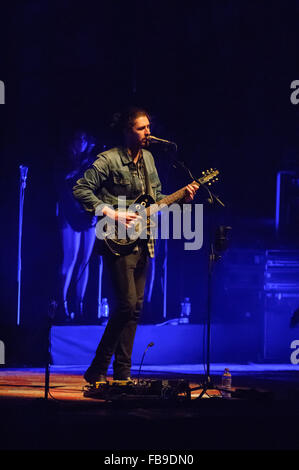 Liverpool, Royaume-Uni. 12 janvier 2016. Pour les prix Grammy, Hozier, le chanteur et compositeur irlandais, fonctionne à l'Empire Theatre, Liverpool. © Paul Warburton/Alamy Live News Banque D'Images