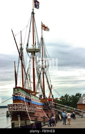 Une réplique d'un voilier anglais qui transportaient des passagers vers le nouveau monde de peuplement à Jamestown en Virginie en 1607 Banque D'Images