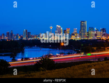 Calgary, Canada la nuit Banque D'Images