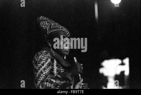 Miriam Makeba (chanteuse sud-africaine et le mouvement pour les droits civiques. - 1969 - Algérie / Alger - Miriam Makeba (chanteuse sud-africaine et le mouvement pour les droits civiques. - Miriam Makeba ; - Festival panafricain d'Alger - ; ; ; - 1969 - - Philippe Gras / Le Pictorium Banque D'Images