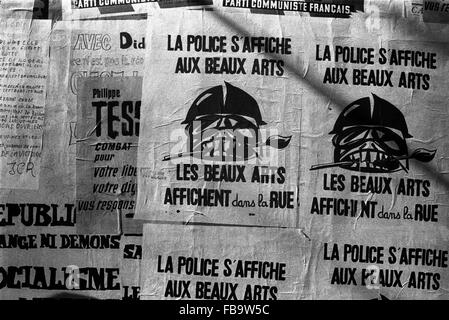 Événements de mai 1968 - France / Ile-de-France (région) - Événements de mai 1968 - affiche contre la police française au cours des émeutes de 1968 à Paris. Il dit que la police a été vu dans les beaux-arts à l'école ; de sorte que les étudiants seront vus dans les rues !" - Philippe Gras / Le Pictorium Banque D'Images