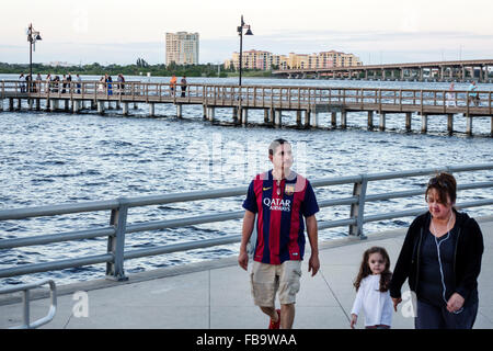 Bradenton Floride, Manatee River Water River Waterwalk Park, Green Bridge, front de mer, Moyen-Orient musulmans musulmans ethnie immigrants minorités, Banque D'Images