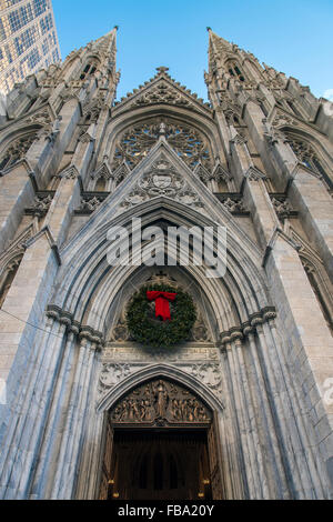 La Cathédrale St Patrick, la Cinquième Avenue, Manhattan, New York, USA Banque D'Images