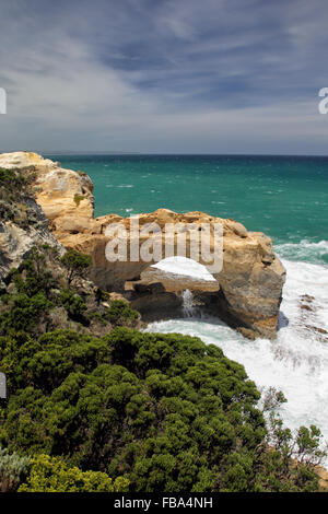 L'Arche, un rocher percé dans le Port Campbell National Park à la Great Ocean Road, à Victoria, en Australie. Banque D'Images