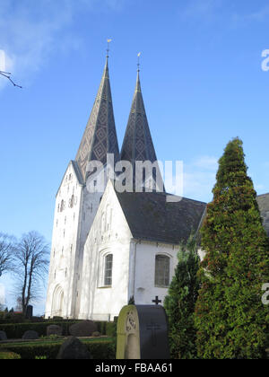 Lits jumeaux richement vêtu spires sur Broager Church Banque D'Images