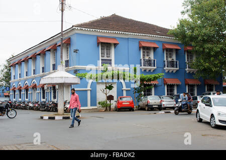 L'architecture coloniale portugaise à Panaji (Panjim), Nord de Goa, Inde Banque D'Images