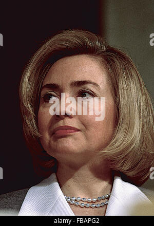 Washington, DC, USA, 1996. première dame Hillary Rodham Clinton aborde le conseil américain sur le vieillissement. Credit : Mark Reinstein Banque D'Images