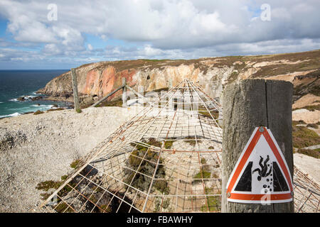 Une ancienne mine d'étain abandonnées sur la lande au dessus de St Agnes, Cornwall, UK. Banque D'Images