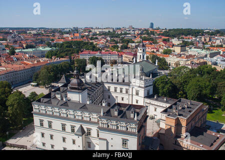 Vue de la reconstruction du palais des Grands-ducs de Lituanie, de la cathédrale et de la vieille ville, à Vilnius, Lituanie Banque D'Images