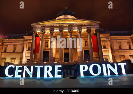 Londres, Royaume-Uni. 13 janvier 2016. Centre Point lumineux, une partie de la lumiere Festival de Londres. Les Londoniens ont eu droit à un petit aperçu de la lumière London Festival 2016 en tant que lumière d'installations artistiques ont été installé et testé le jour avant le début du festival. Crédit : Paul Brown/Alamy Live News Banque D'Images