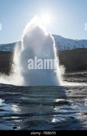 Le grand geyser dans la vallée de Haukadalur en Islande Banque D'Images