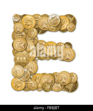 Lettre E fabriqués à partir de pièces d'or argent isolé sur fond blanc Banque D'Images